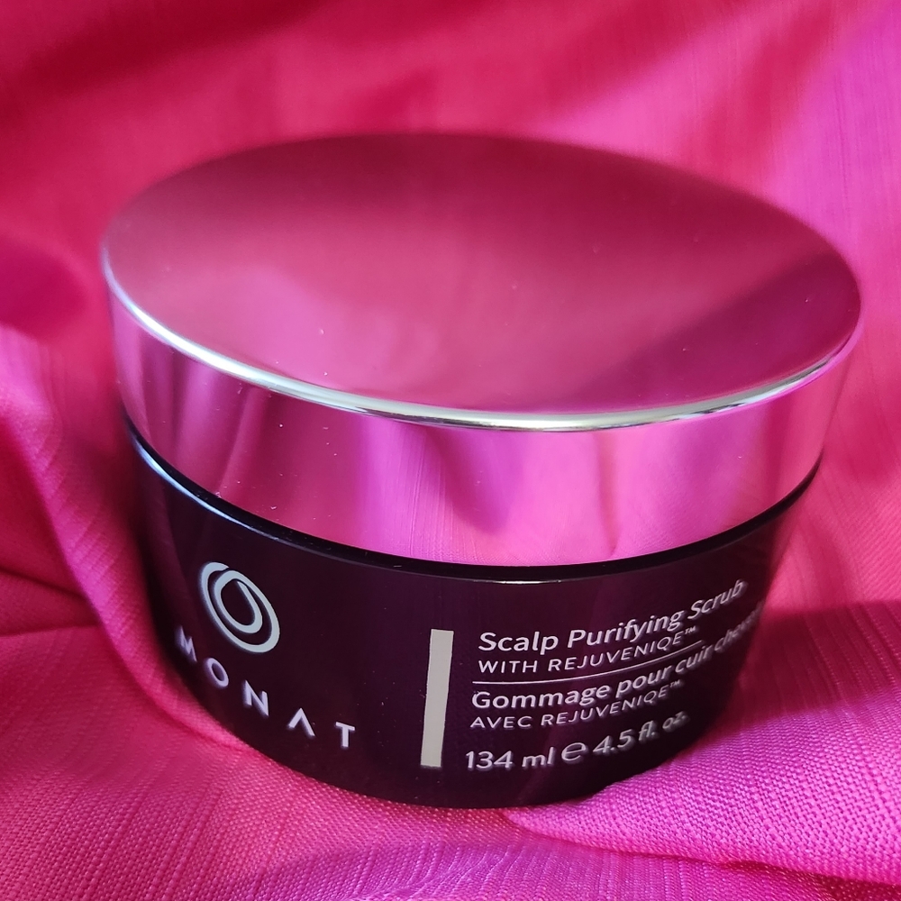 Monat scalp purifying scrub